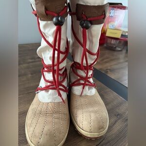 Used Tommy Hilfiger winter/snow boots in Tan and White with Red Laces